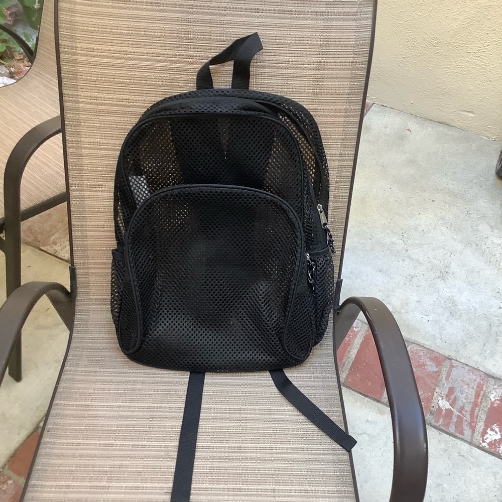 East sport like new mesh backpack